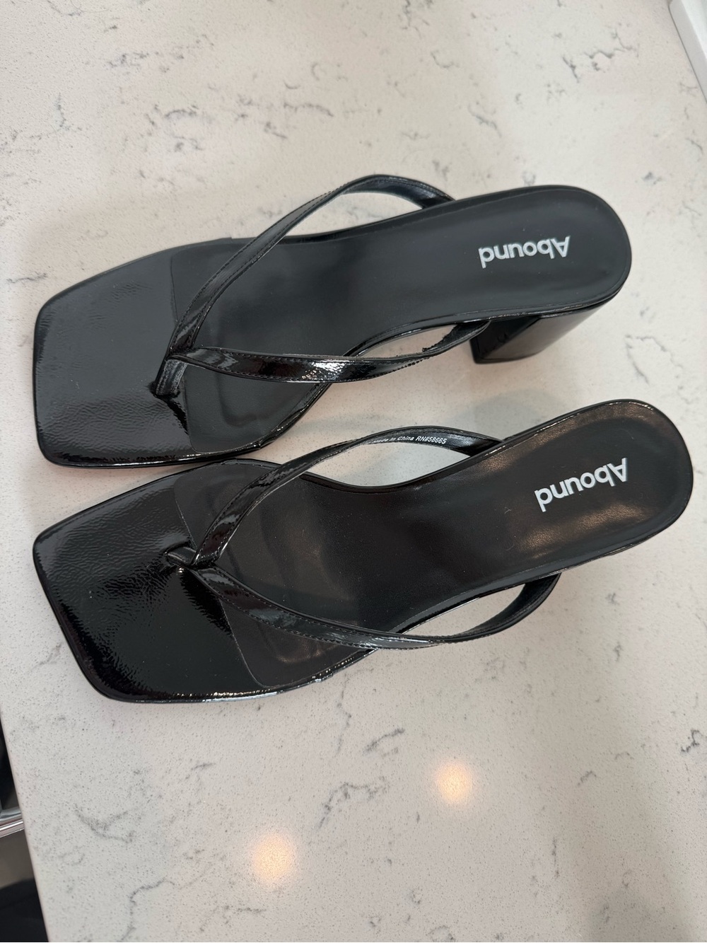 Abound Black Patent Square-Toe Mid Block Heel Thong Sandals